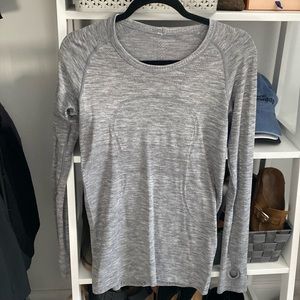 Gray long sleeve swiftly: lululemon sz 6